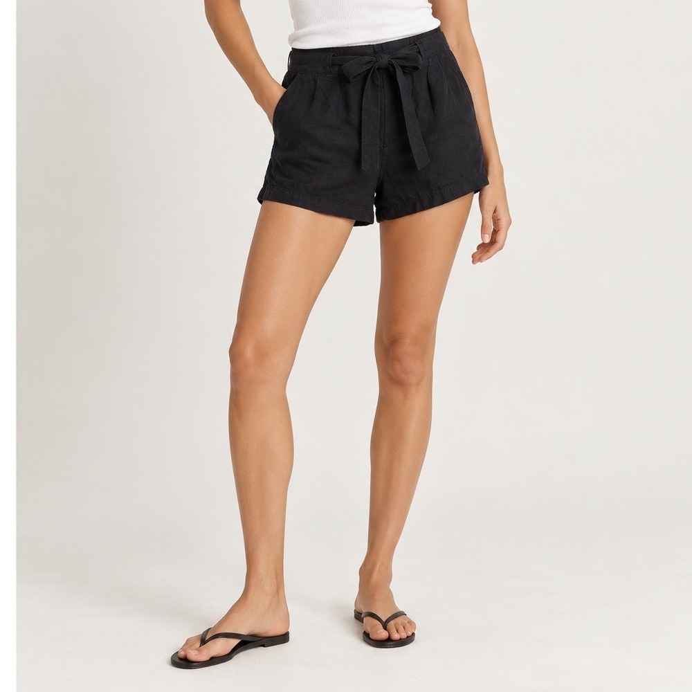 Wilfred Aritzia Black Linen Blend Tie Waist Shorts Size 8 Pleated Summer Casual
